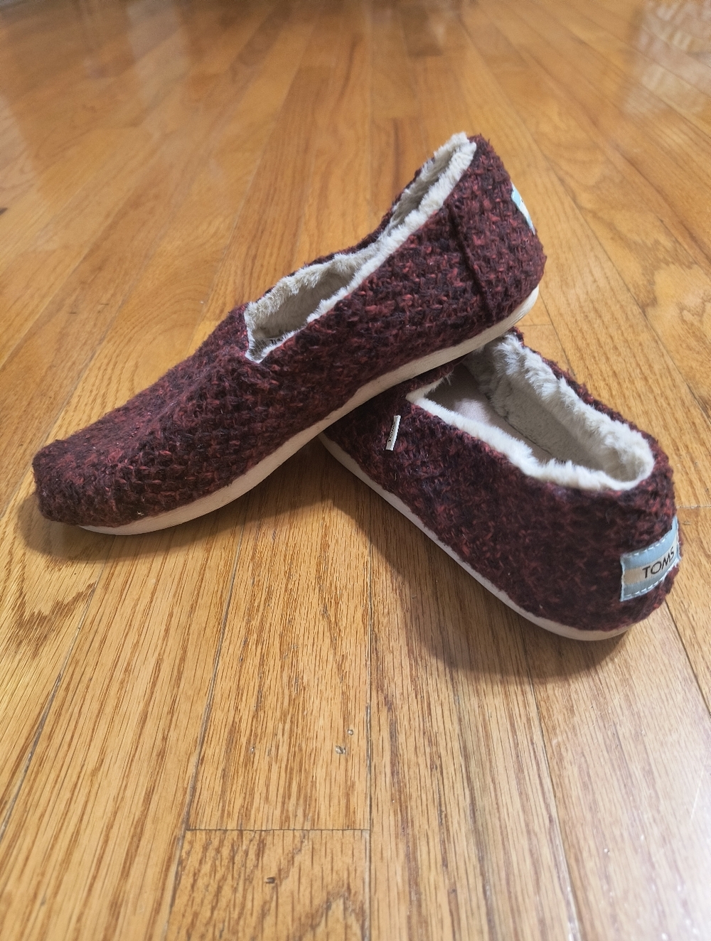 3/$10⭐ Toms Alpargatas Red And Black Fuzzy Slip On Shoes, Women's 6